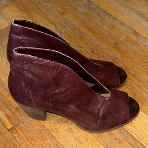 Lucky‎ Brand Joal Shooties Maroon Peep-Toe Heeled Boots Size 8.5